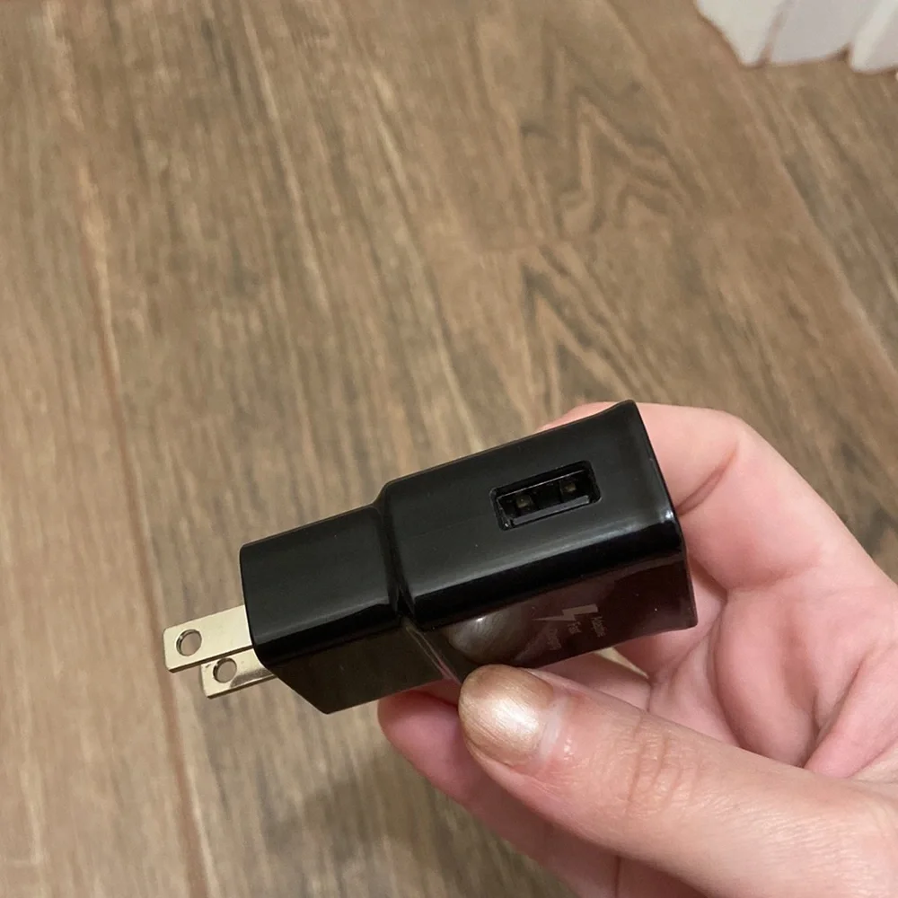🧡 travel adapter